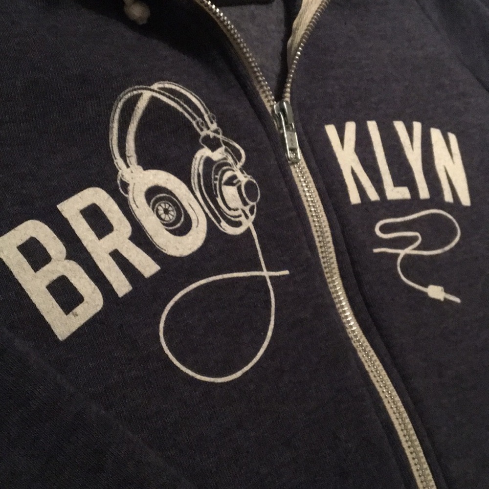 BROOKLYN INDUSTRIES Hoodie - Picture 3 of 5
